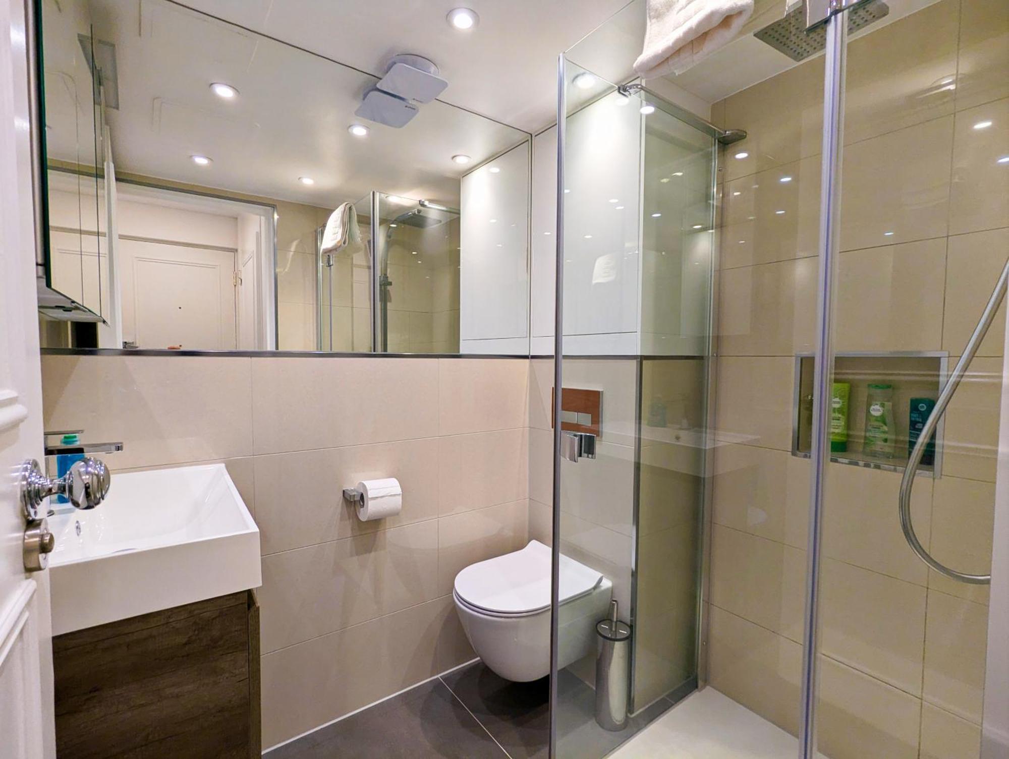 Modern 1 Bedroom Apartment In Kensington London Ngoại thất bức ảnh