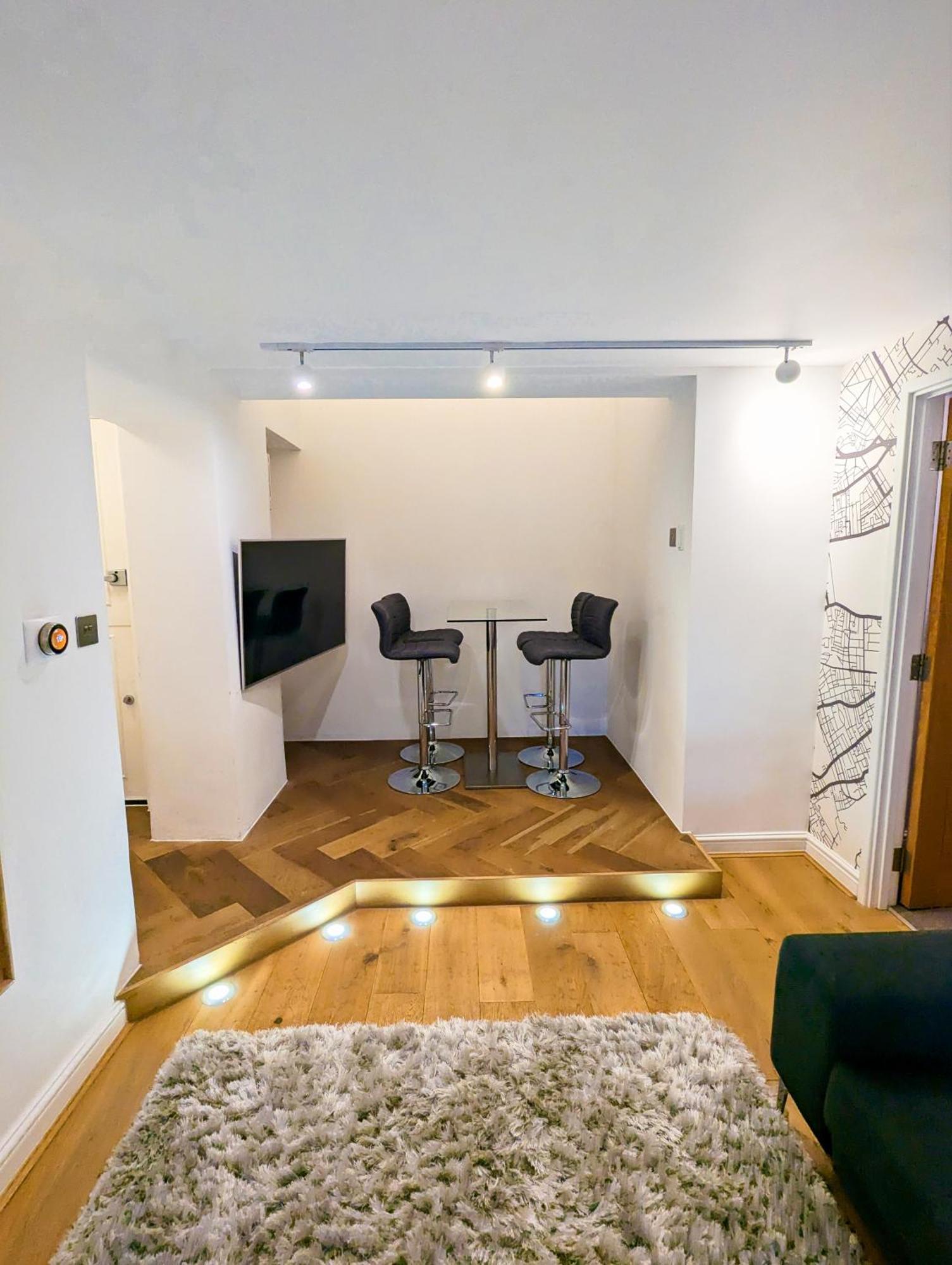 Modern 1 Bedroom Apartment In Kensington London Ngoại thất bức ảnh